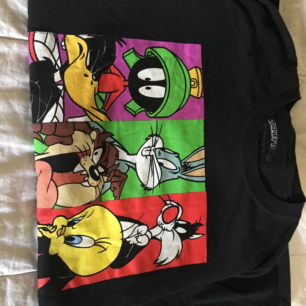 looney tunes licensed shirt - Picture 3 of 4